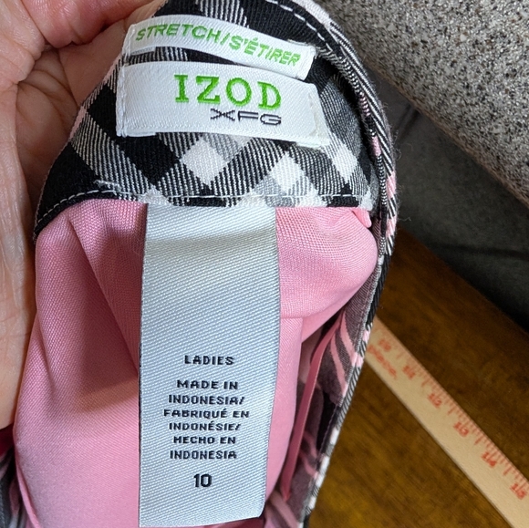 Izod Black and Pink Plaid Mini School Girl Skirt Size 10 - Picture 6 of 6